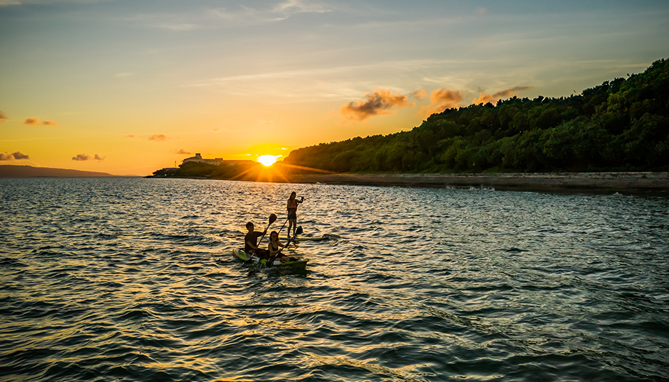 海に沈む美しい夕陽